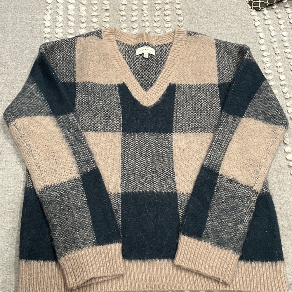 Lucky Brand V-neck wool sweater Green/oatmeal color